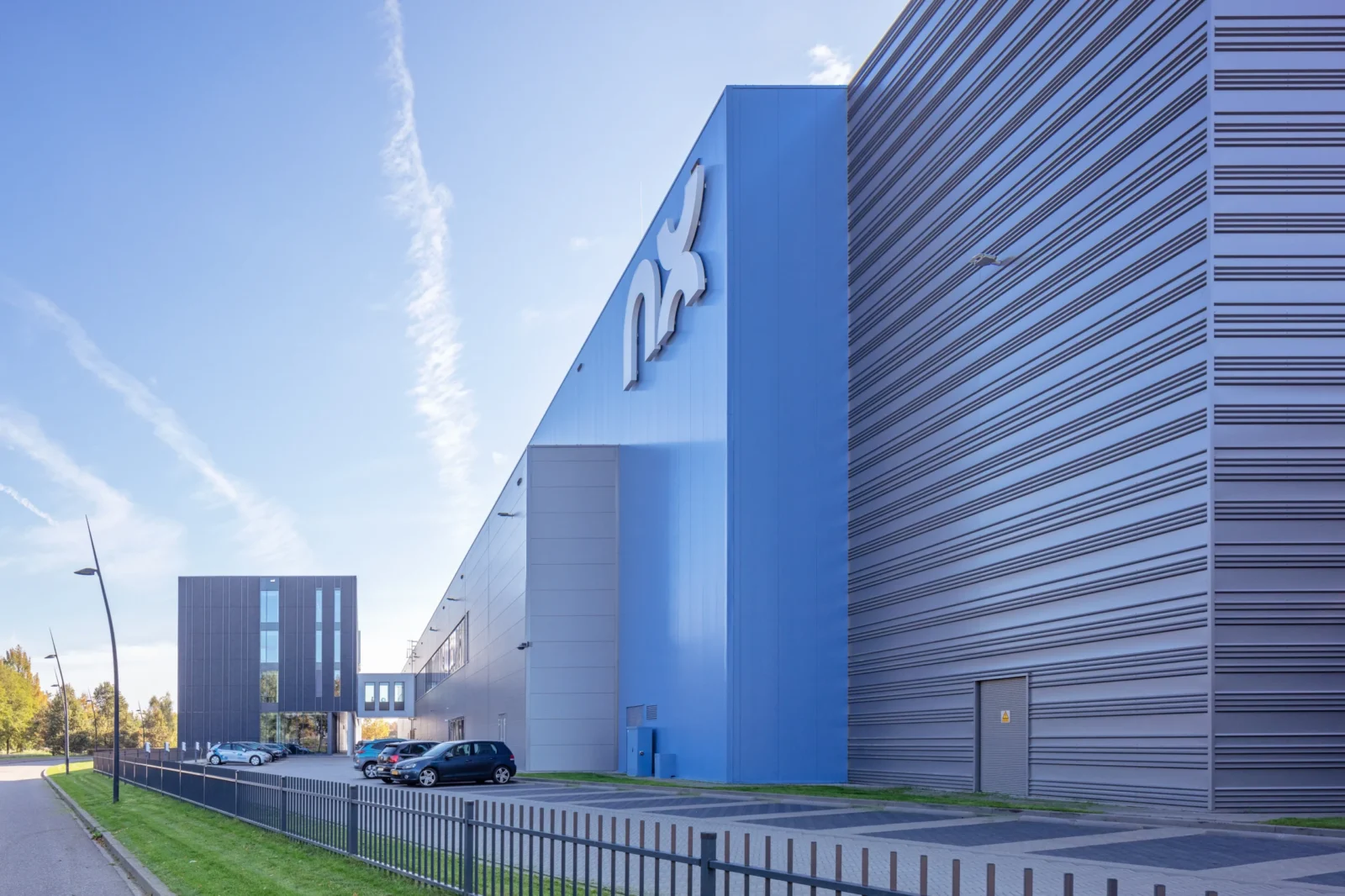 Kantoorpand en distributiecentrum NX Filtration in Hengelo