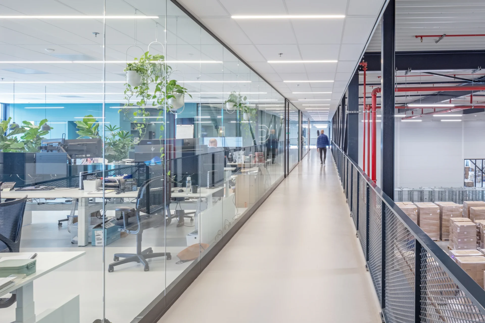 Werkplekken in kantoorpand Mepal